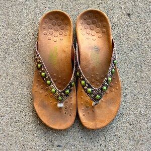 ❤️SOLD❤️ Vionic Thong Sandals Size 7